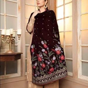 Pakistani women embroidered velvet shawl